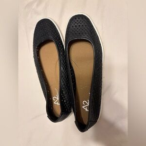 A2 By Aerosoles Perforated Black Flats Size 10M
